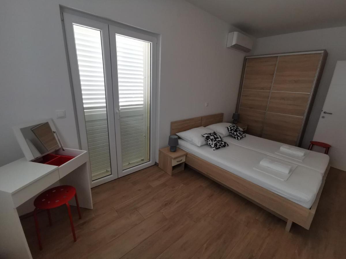 Apartmani Kronjac 米欧纳 外观 照片